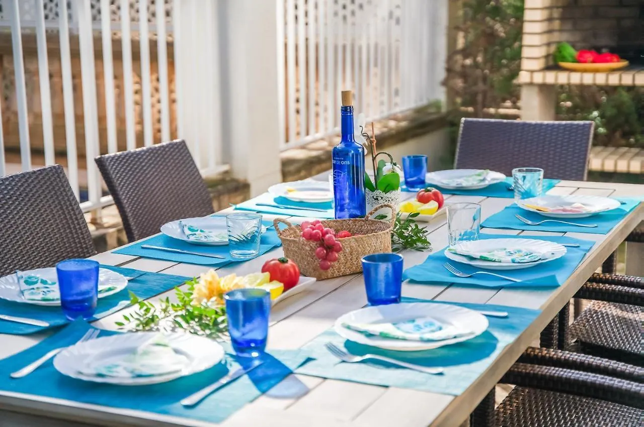Ideal Property Mallorca - Sirenas Playa de Muro  Feriehus Playa de Muro (Mallorca)